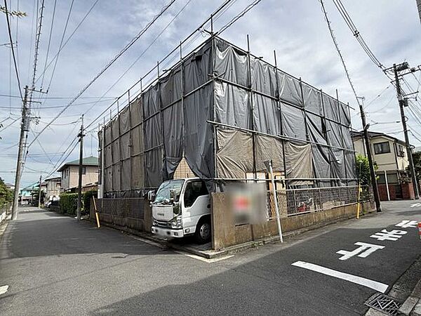 ※古家解体中（手前角地が2区画）/全3区画