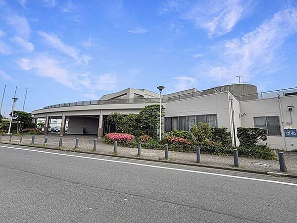 横浜市上飯田地区センター 360m