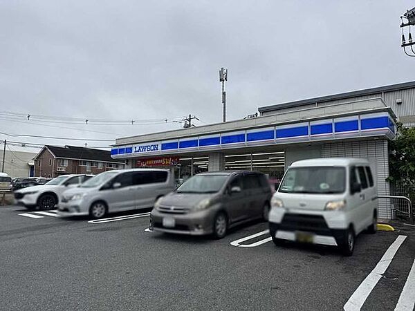 ローソン 横浜金井町店 1050m