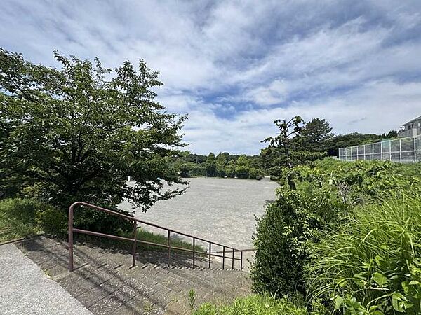 名瀬下第一公園 220m