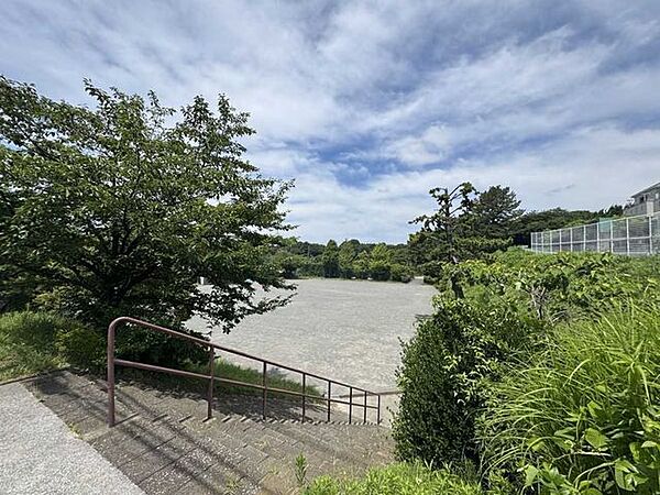 名瀬下第一公園 240m