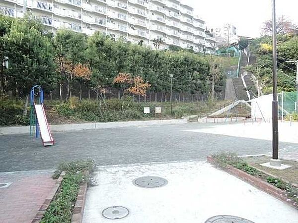 戸塚町 十八ノ区第二公園 50m