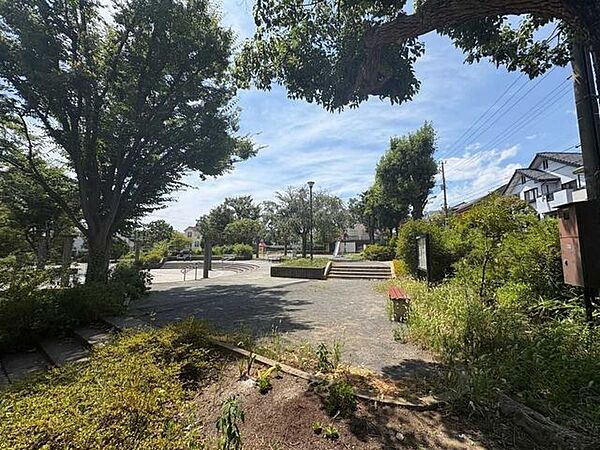 緑園須郷台公園 140m