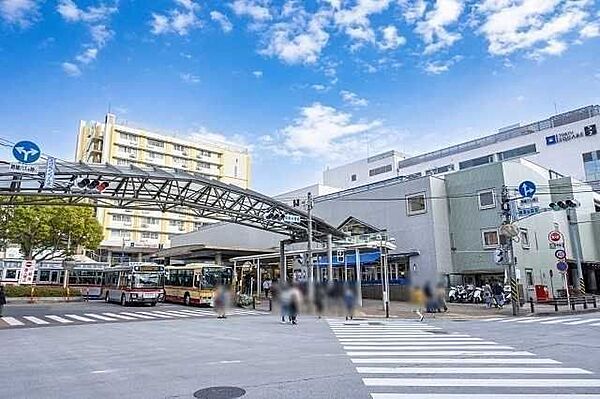 東急田園都市線 「青葉台」駅 593m