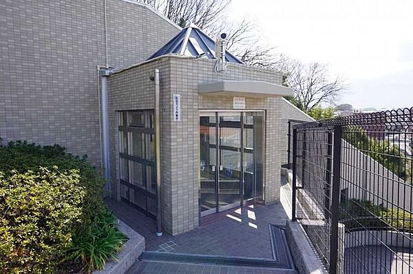 駅へ続く居住者専用のエレベーター