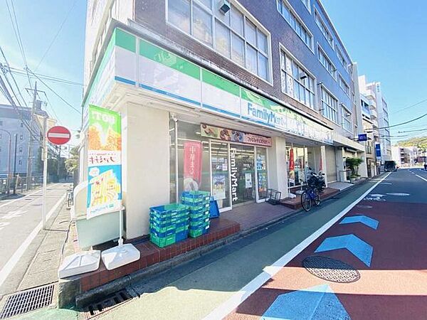 ファミリーマートテイスティ溝ノ口店 100m