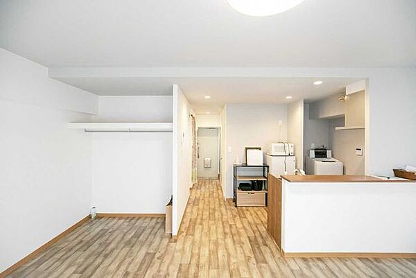 家具調度品は価格に含まれません。