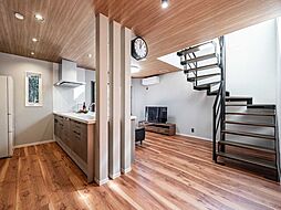 川崎市麻生区岡上2丁目　中古戸建 4SLDKの室内