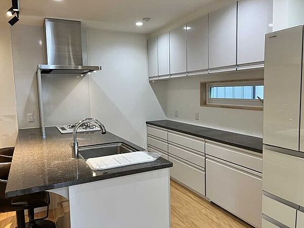 ※家具調度品は価格に含まれません