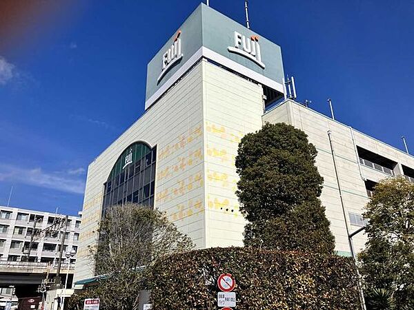 FUJI本郷台店 970m