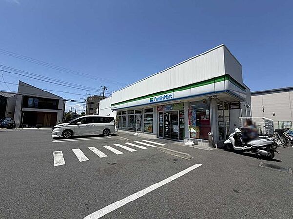 ファミリーマート茅ヶ崎東海岸北店 50m