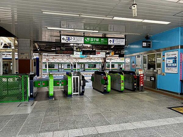 逗子駅 910m