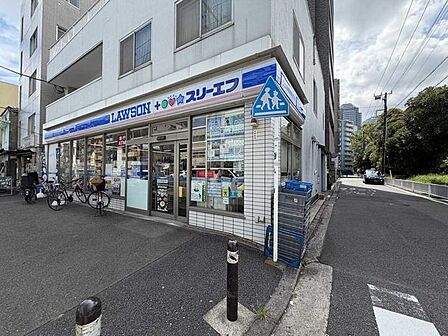 ローソン・スリーエフ 横浜中央市場店 280m