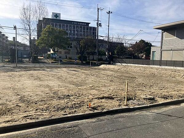 対象地は向かって右側