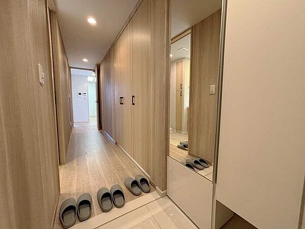 玄関を拡大表示