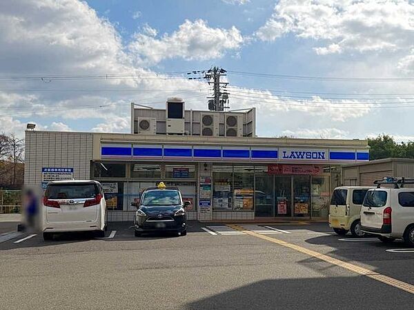 ローソン片町一丁目店 40m