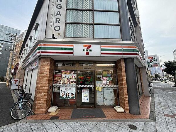 セブンイレブン大阪大淀南1丁目店 210m