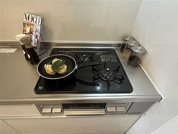 三口コンロ