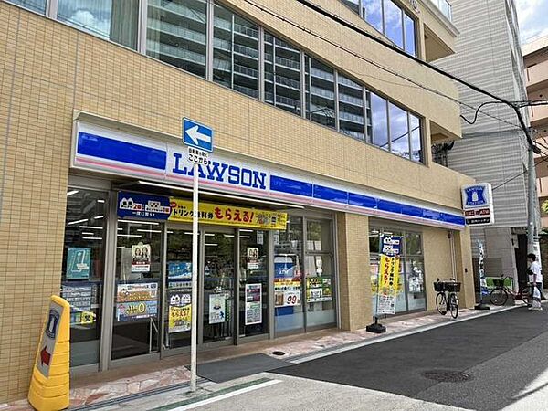 ローソン中津三丁目 89m