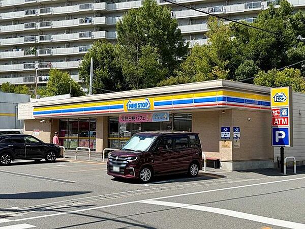 ミニストップ都島友渕町店 380m