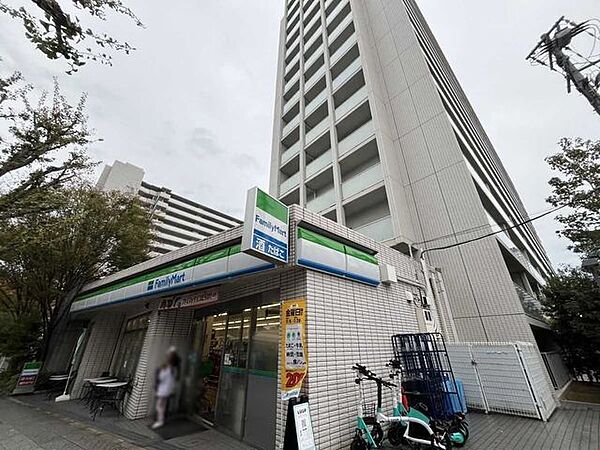 ファミリーマート森ノ宮中央店 50m