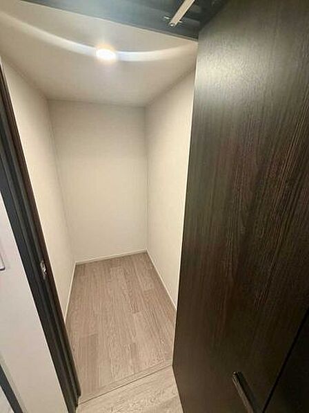 廊下部分 納戸