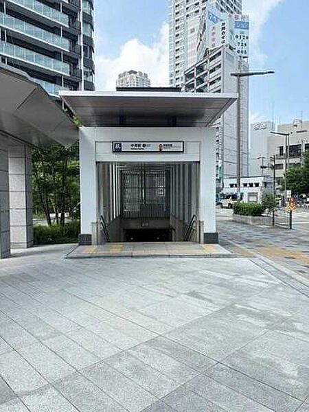 大阪メトロ「中津」駅 571m