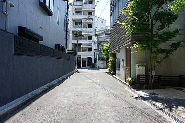 敷地側より私道（位置指定道路）出口方面