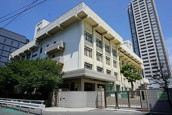 五条小学校 530m