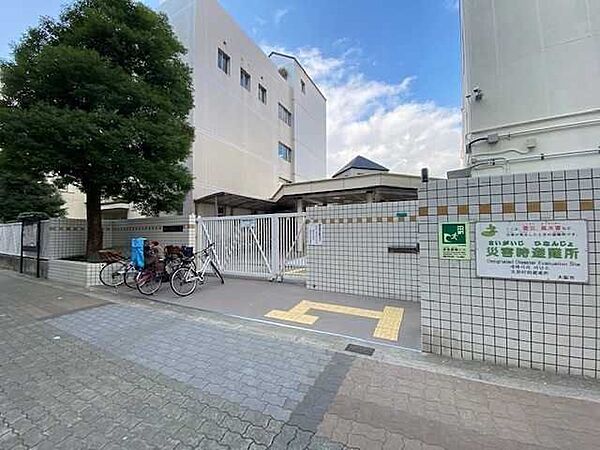 大阪市立北中島小学校 130m