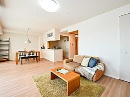 ランフォルセ枚方長尾 3LDKの室内