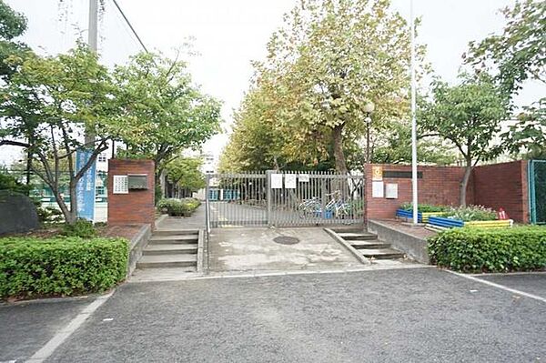 芦屋市立潮見中学校 1600m
