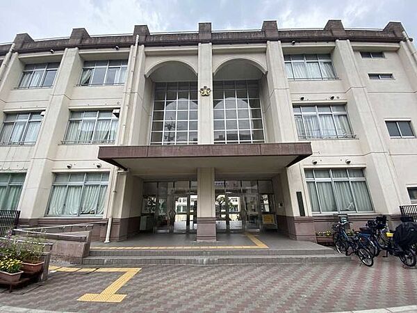 大阪市立塚本小学校 640m