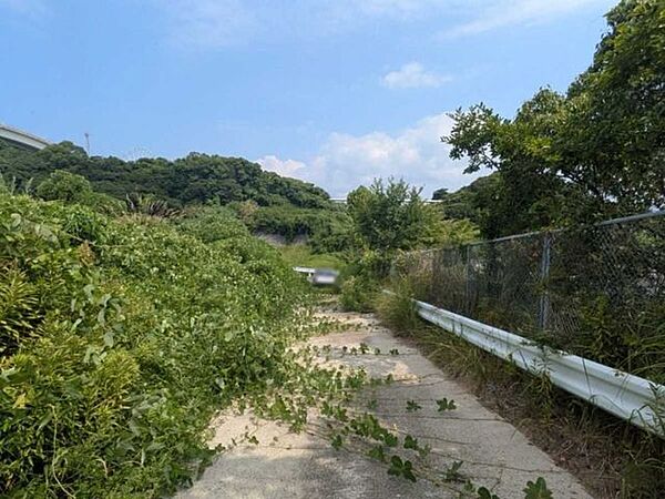 東側