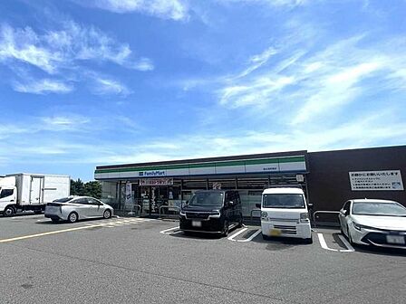 ファミリーマート 垂水海岸通店 360m