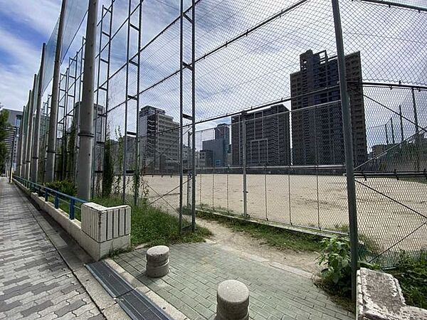 与力町公園 53m
