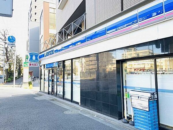 ローソン新宿水道町店 250m