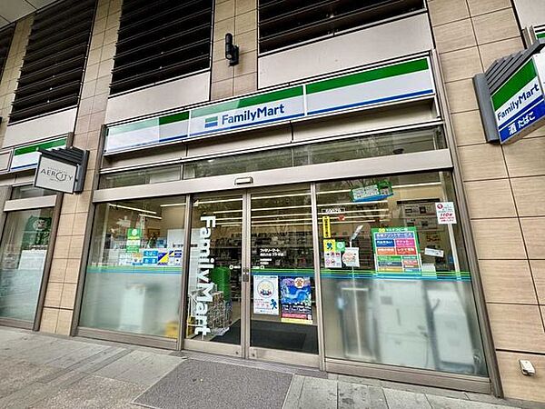 ファミリーマート港区白金プラザ店 50m