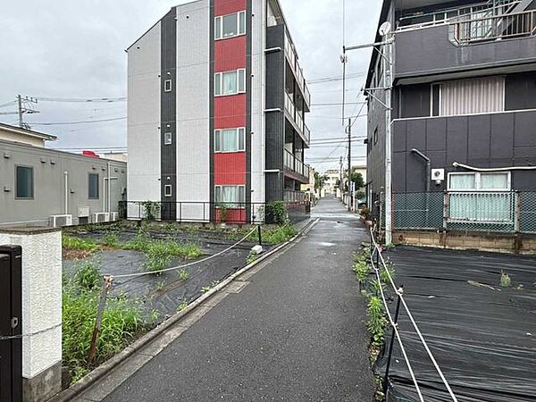 対象地右側