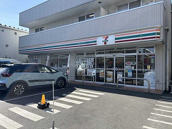 セブンイレブン世田谷千歳台店 230m