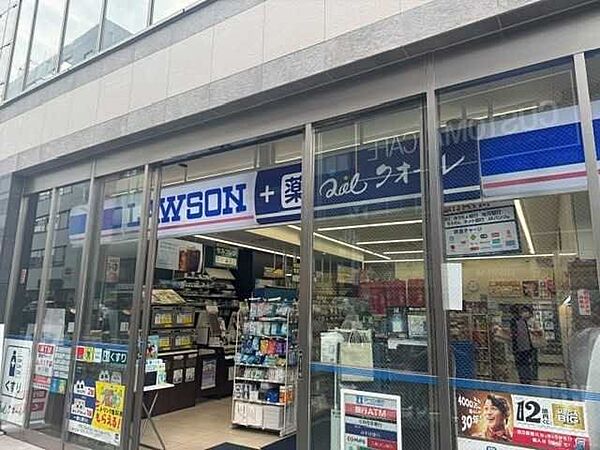 ローソンクオール代々木駅前店 20m