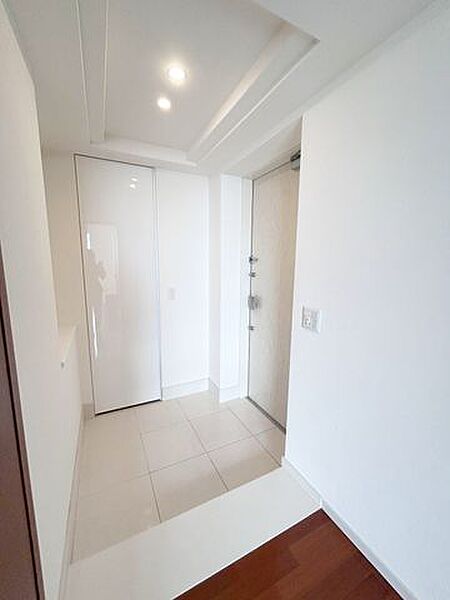 玄関を拡大表示