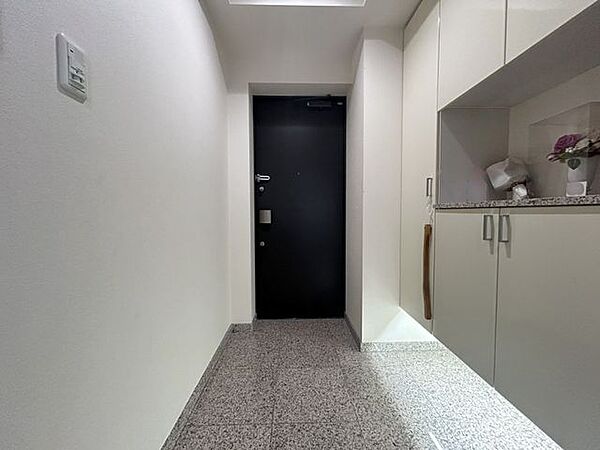 玄関を拡大表示