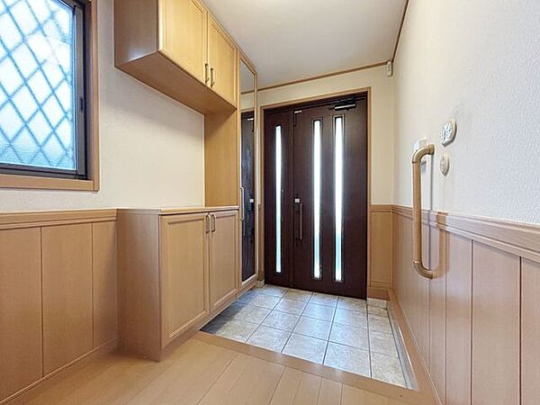 玄関を拡大表示