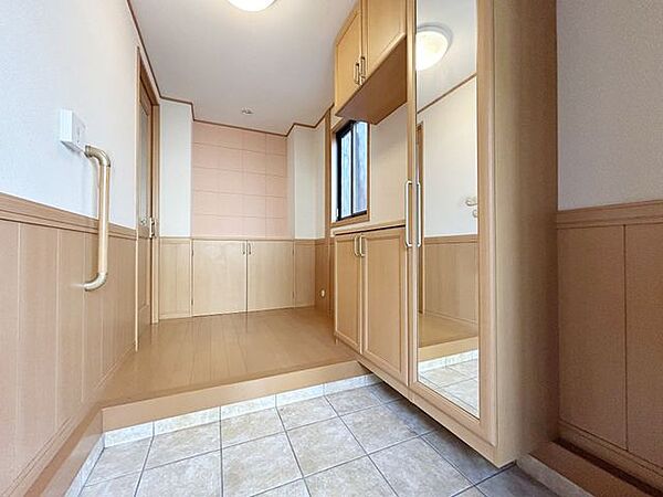 玄関を拡大表示