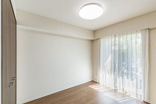 洋室を拡大表示
