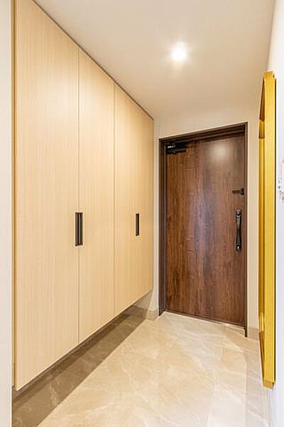 玄関を拡大表示