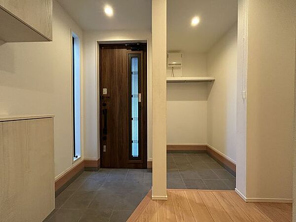 玄関を拡大表示