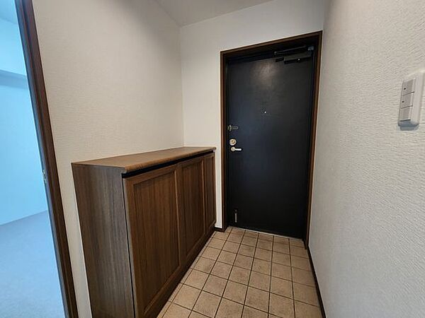 玄関を拡大表示
