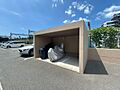 駐車場、バイク...